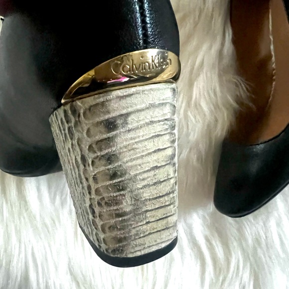 💥LAST MARK DOWN, MUST GO💥 Calvin Klein block snake print heels - Picture 4 of 6